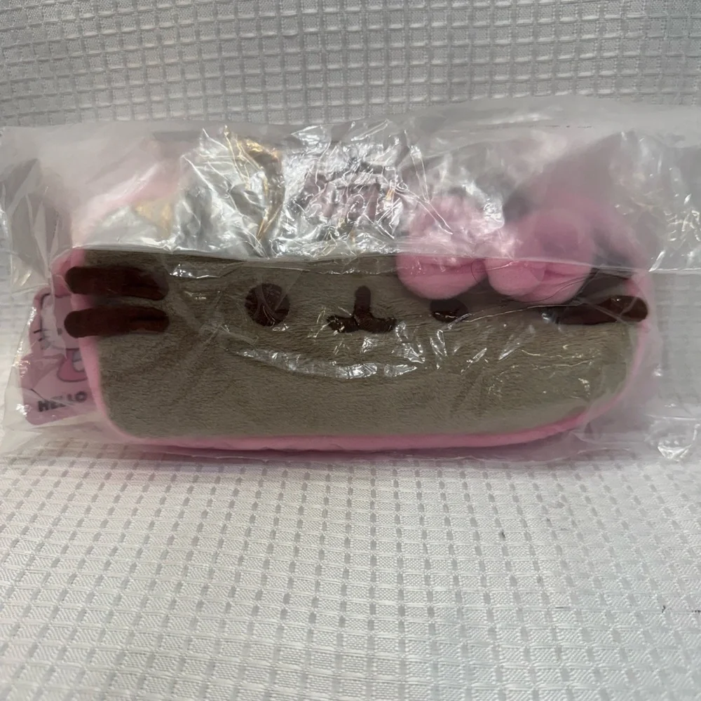 Sanrio Hello Kitty Plusheen pencil case